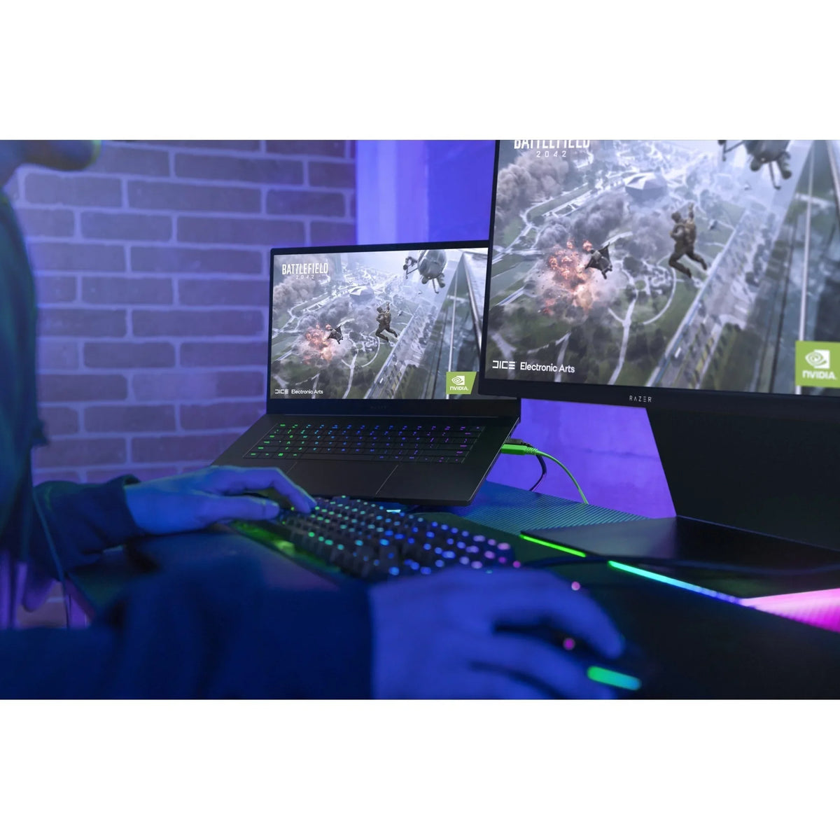 15 15.6" 4K UHD , i9 i9-12900H, NVIDIA GeForce RTX 3080 16 GB, 1TB SSD, 11