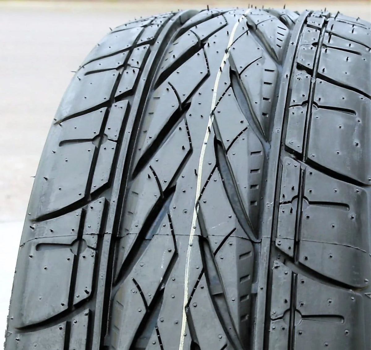 of 4 (FOUR) - 225/45R18 ZR 95Y XL / : 2011-15 LTZ, 2012 XLE